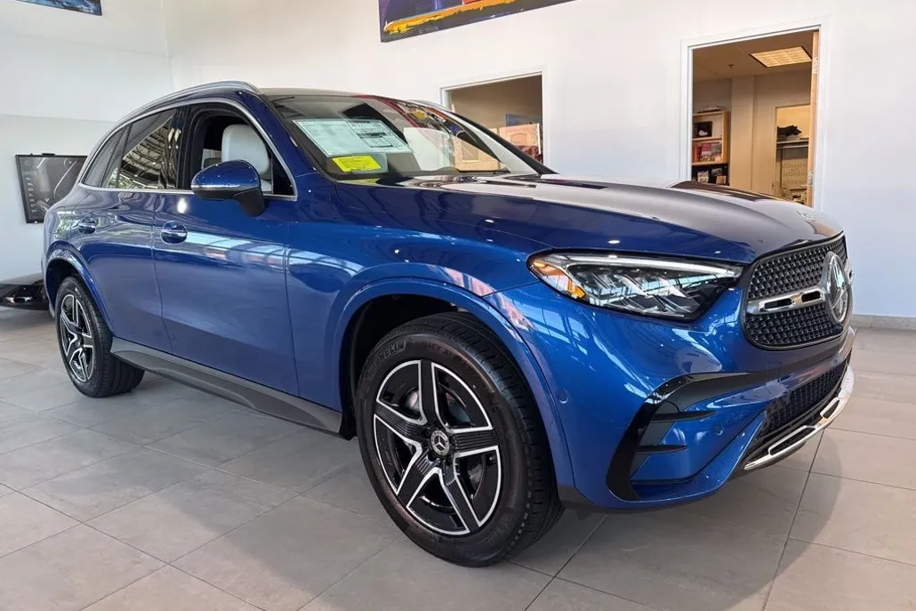 2026 Mercedes Benz GLC 300 4MATIC photo 1