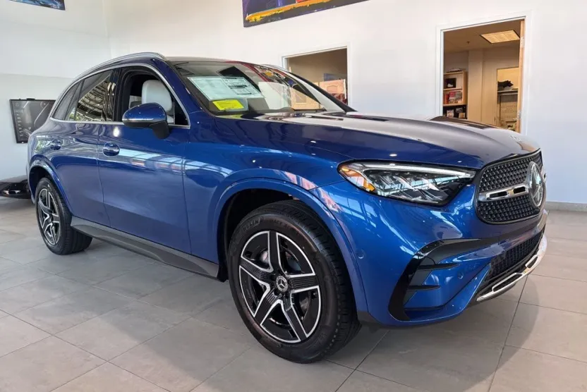 2026 Mercedes Benz GLC 300 4MATIC photo 1