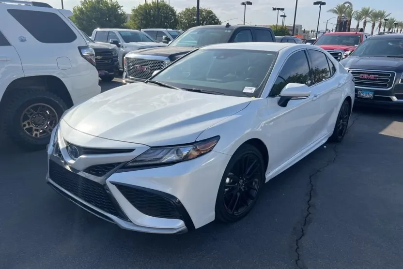 2024 Toyota Camry Hybrid XSE photo 1