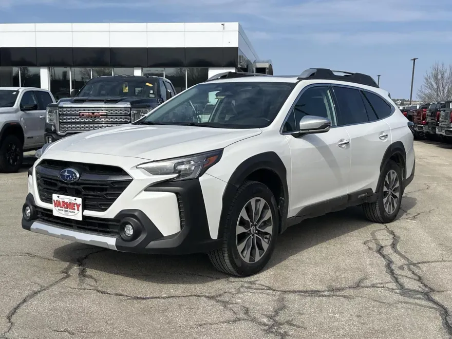 2023 Subaru Outback Touring XT photo 1