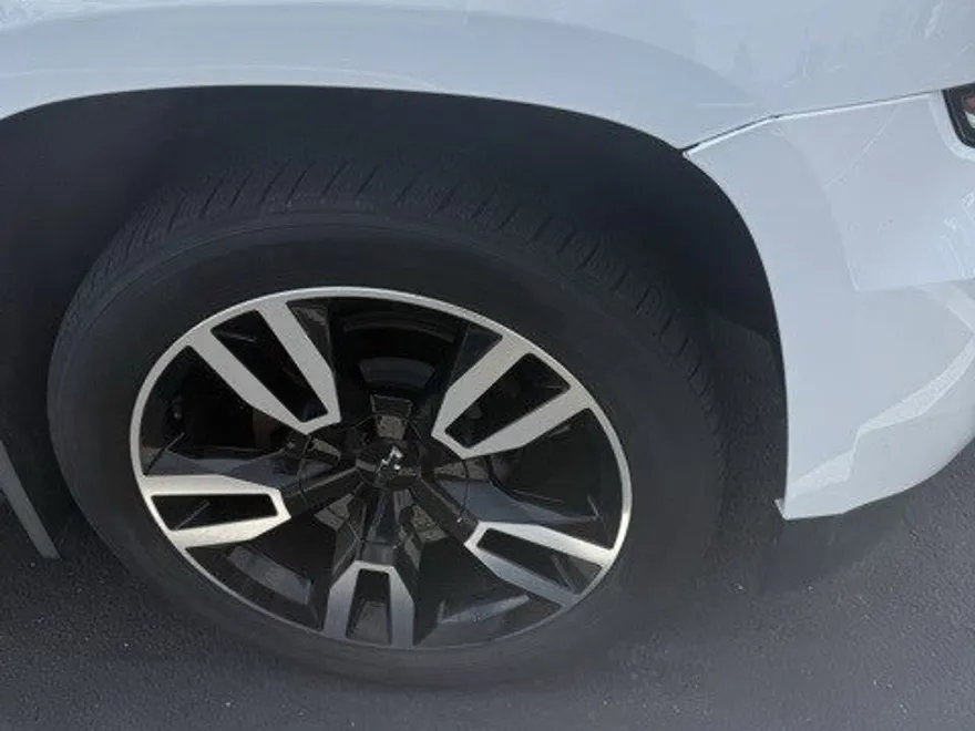 2018 Chevrolet Tahoe Premier photo 1