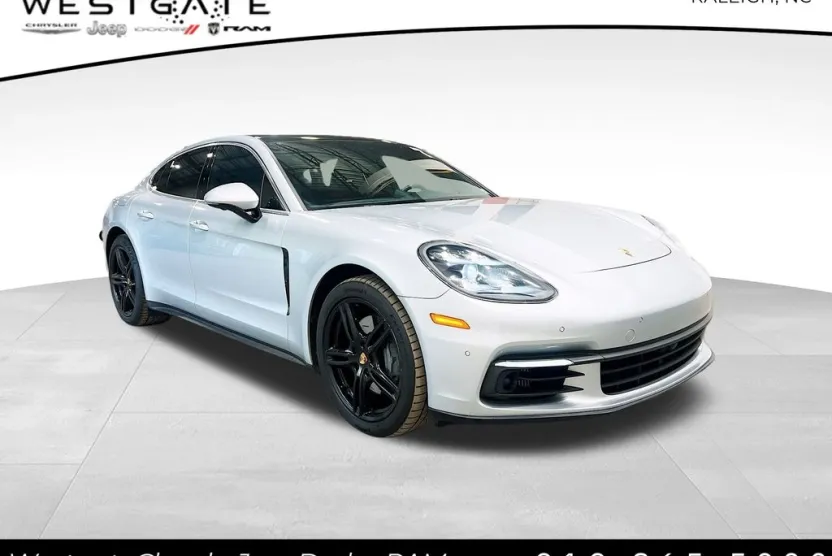 2017 Porsche Panamera 4S photo 1