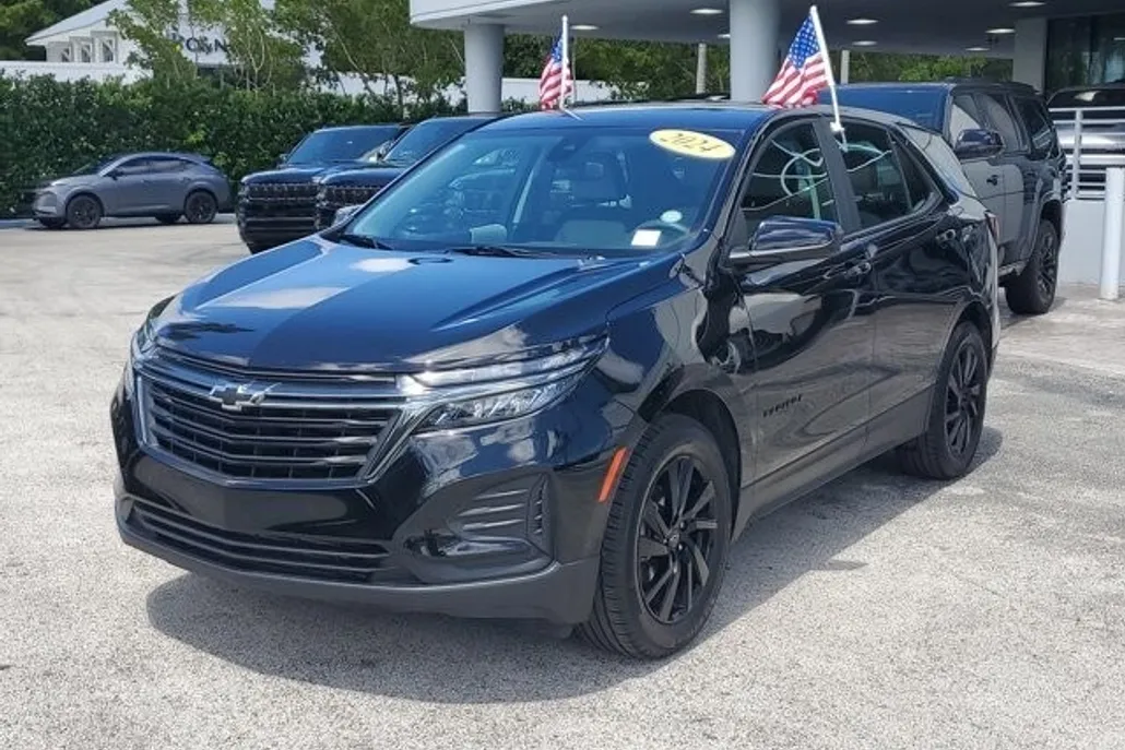 2024 Chevrolet Equinox LS photo 1