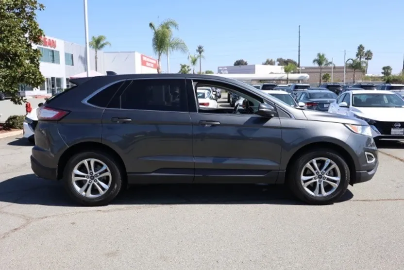 2015 Ford Edge SEL photo 1