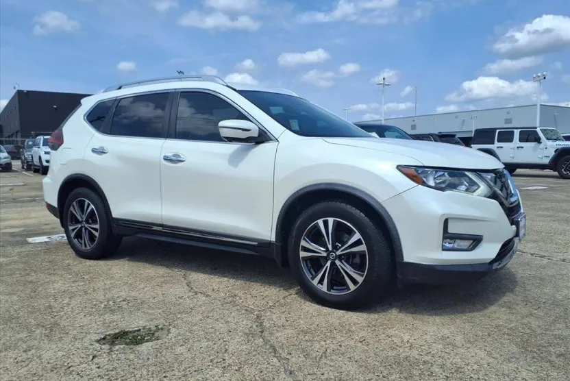 2018 Nissan Rogue SL photo 1