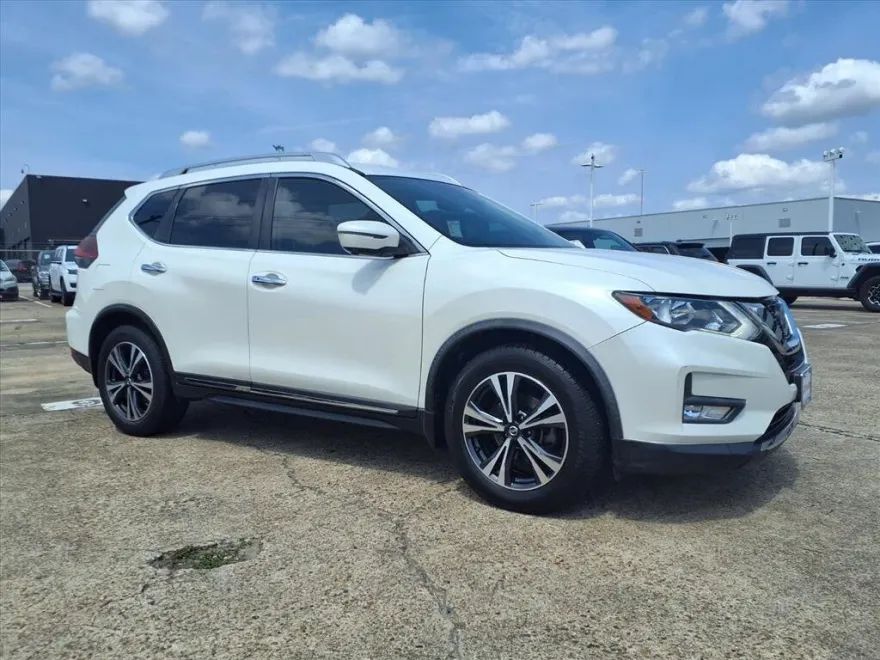 2018 Nissan Rogue SL photo 1