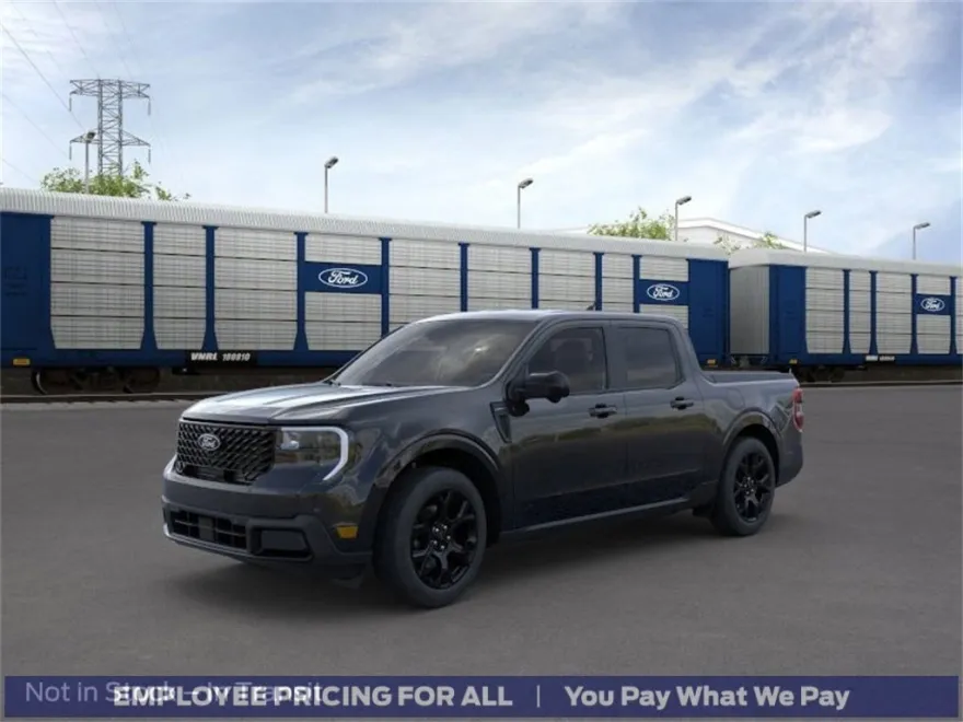 2025 Ford Maverick Lariat photo 1