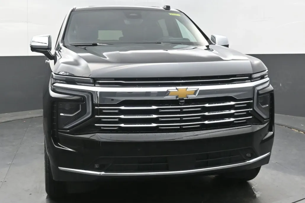 2025 Chevrolet Suburban Premier photo 1