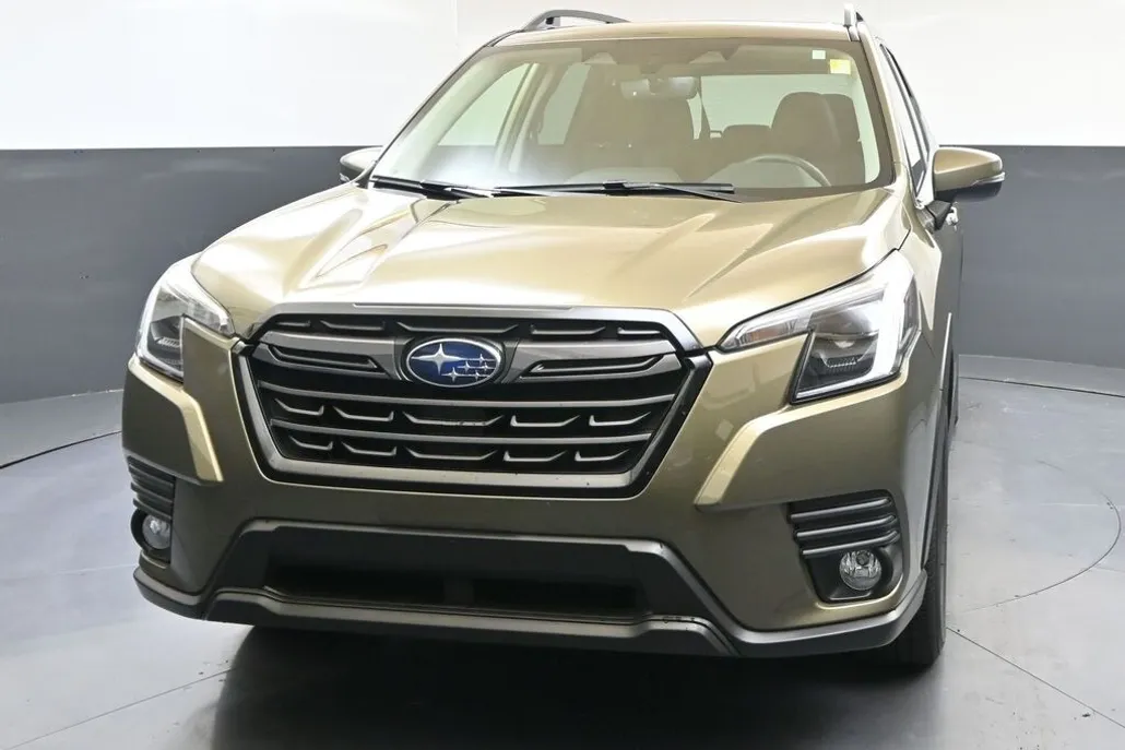 2022 Subaru Forester Limited photo 1