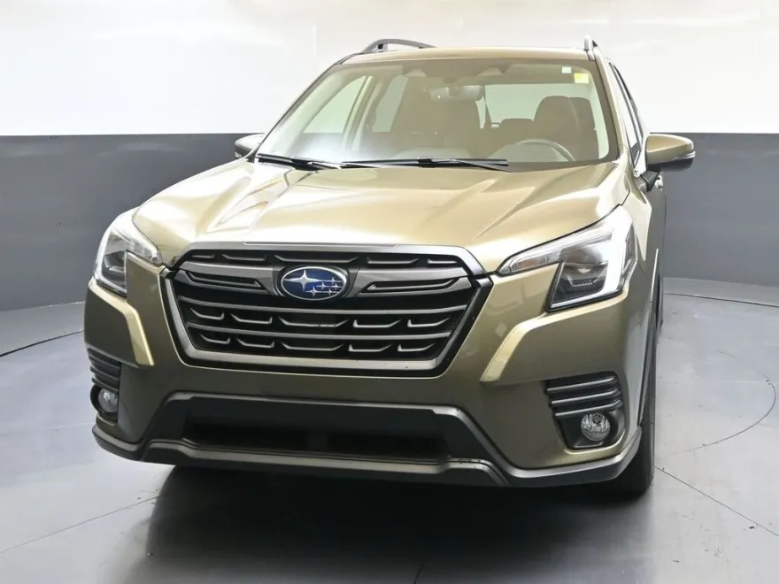2022 Subaru Forester Limited photo 1