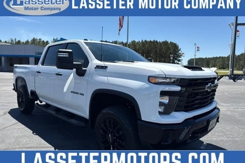 2025 Chevrolet Silverado Custom photo 1