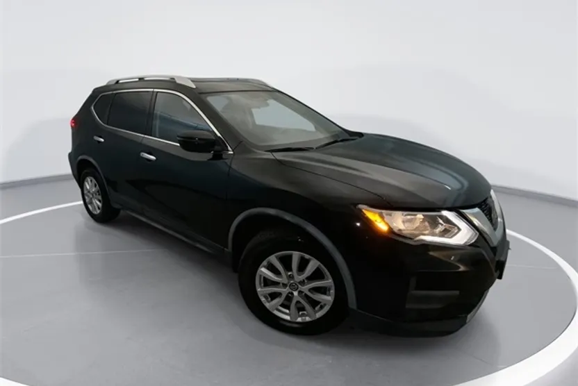 2018 Nissan Rogue SV photo 1