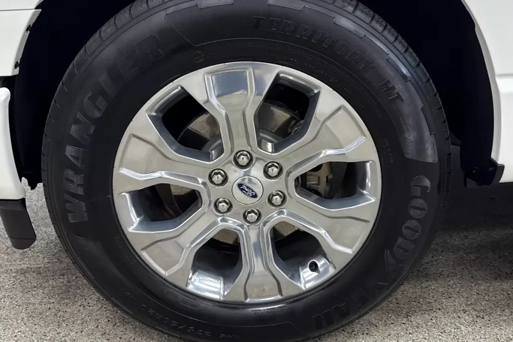 2022 Ford F-150 Platinum photo 1