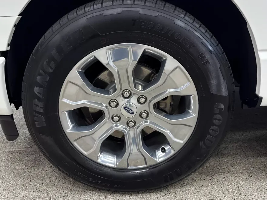 2022 Ford F-150 Platinum photo 1