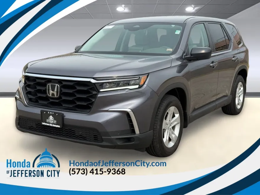 2024 Honda Pilot LX photo 1