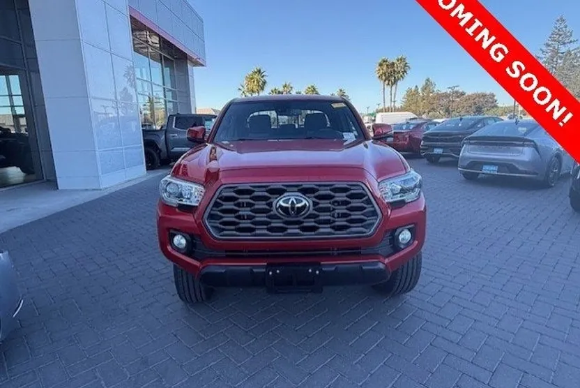 2022 Toyota Tacoma SR Double Cab V6 photo 1