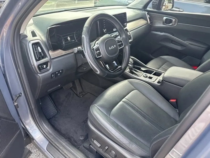 2023 Kia Sorento X-Line EX photo 1