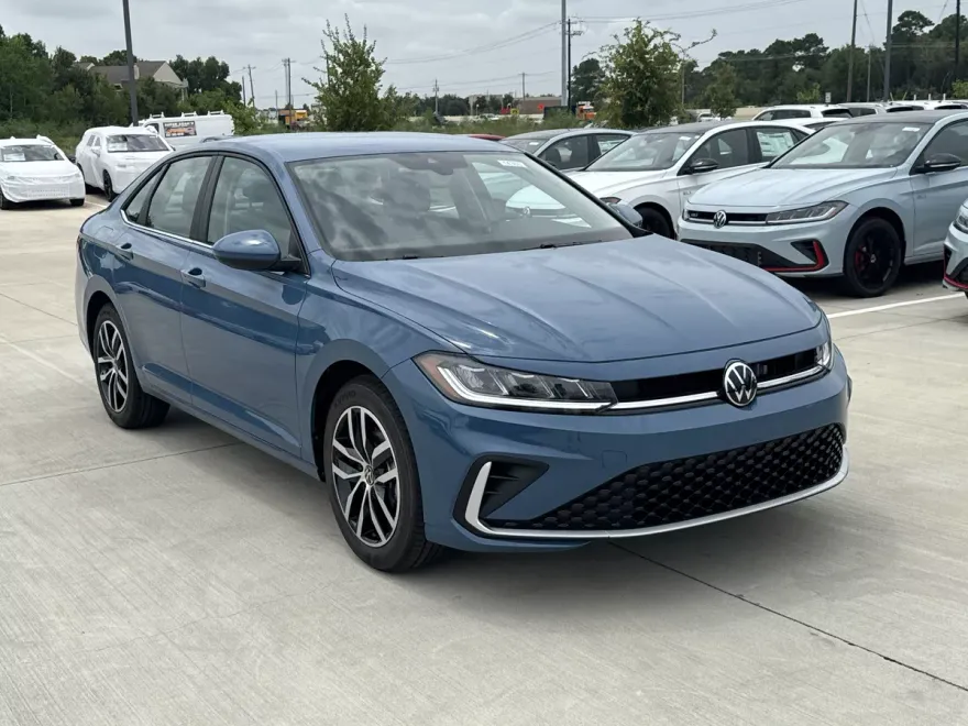 2025 Volkswagen Jetta SE photo 1