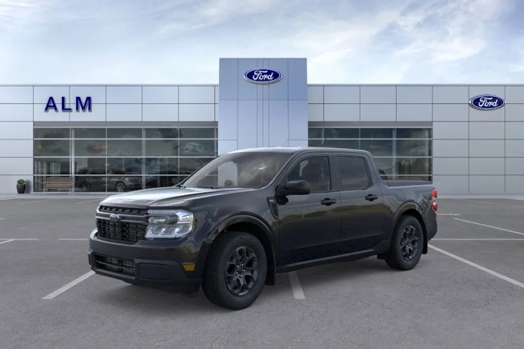 2024 Ford Maverick XLT photo 1