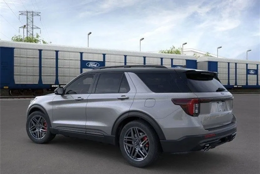 2025 Ford Explorer ST photo 1