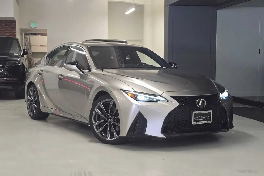 2022 Lexus IS 350 F SPORT photo 1