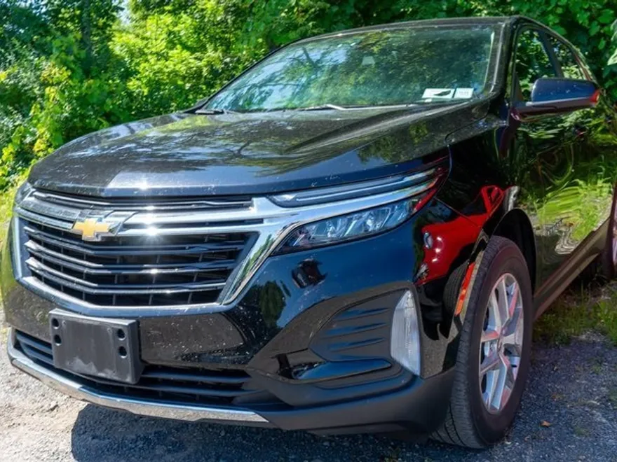 2022 Chevrolet Equinox LT photo 1