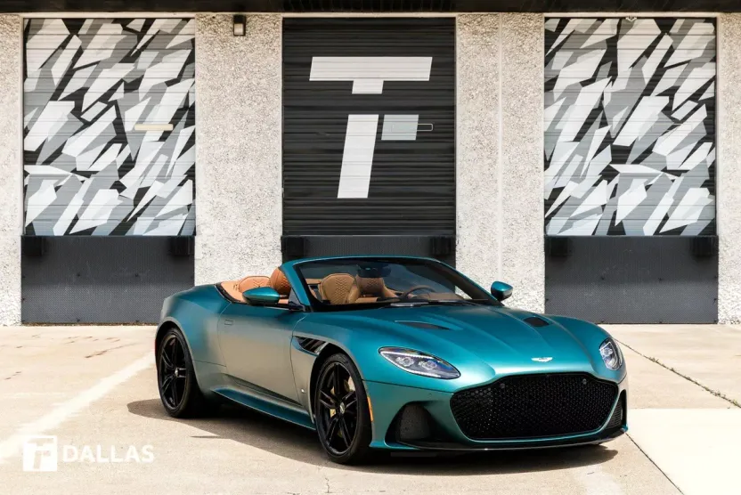 2023 Aston Martin DBS photo 1