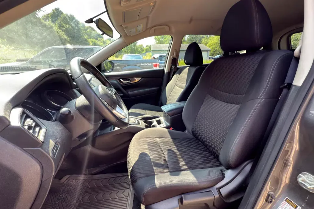 2020 Nissan Rogue S photo 1