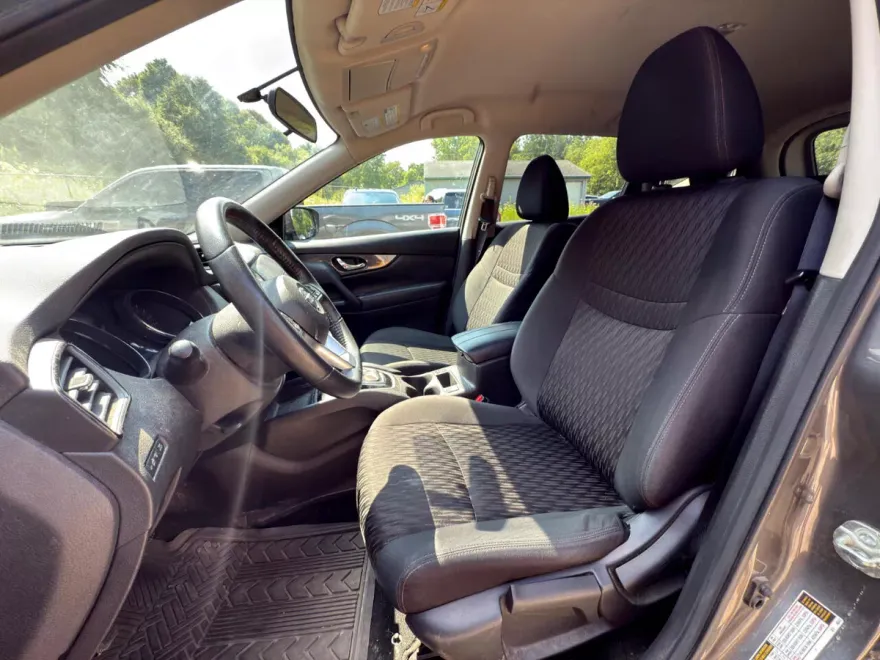2020 Nissan Rogue S photo 1