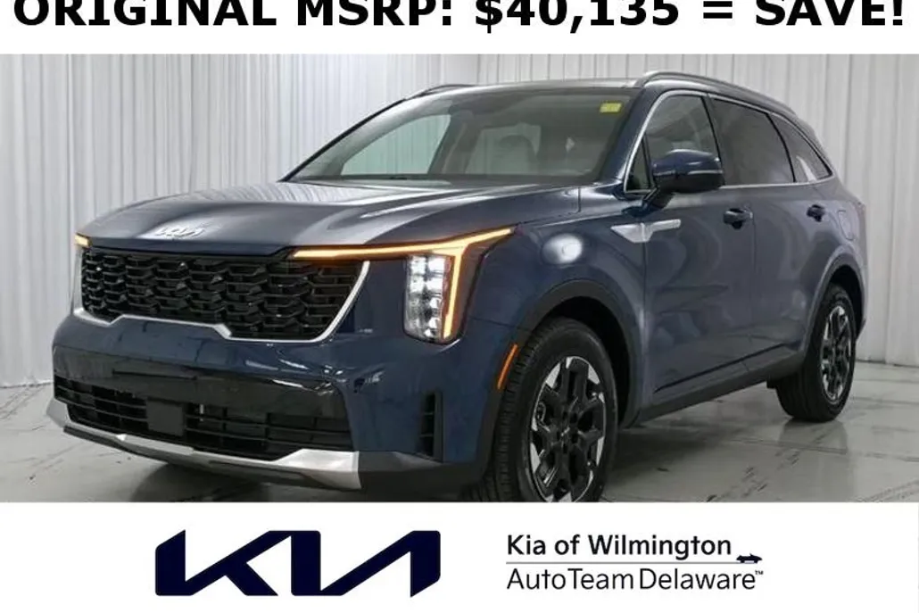 2024 Kia Sorento S photo 1