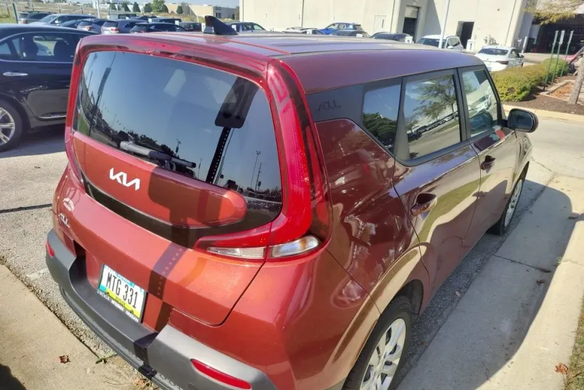 2022 Kia Soul LX photo 1
