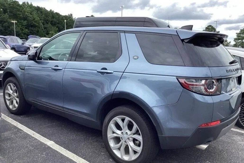 2019 Land Rover Discovery Sport SE photo 1