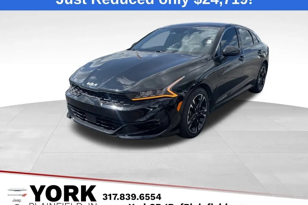 2022 Kia K5 GT-Line photo 1