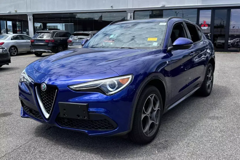 2022 Alfa Romeo Stelvio Ti photo 1