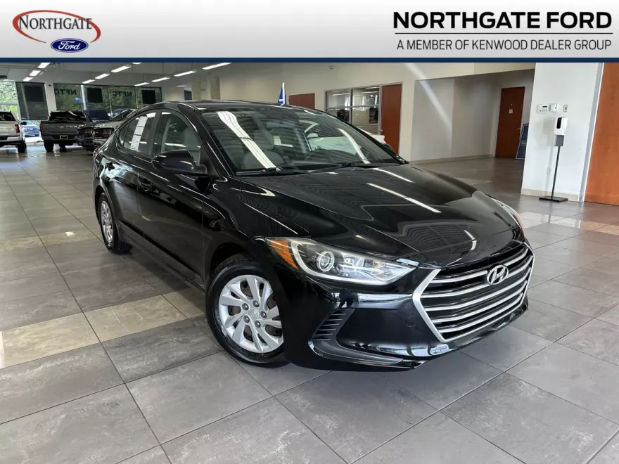 2017 Hyundai Elantra SE photo 1