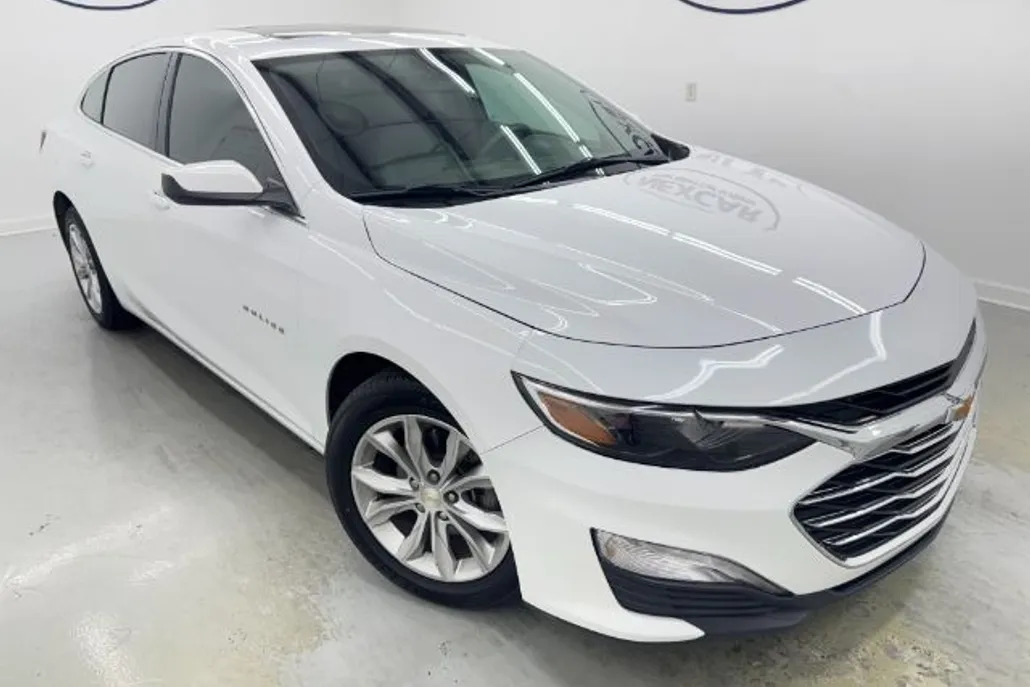 2021 Chevrolet Malibu 1LT photo 1