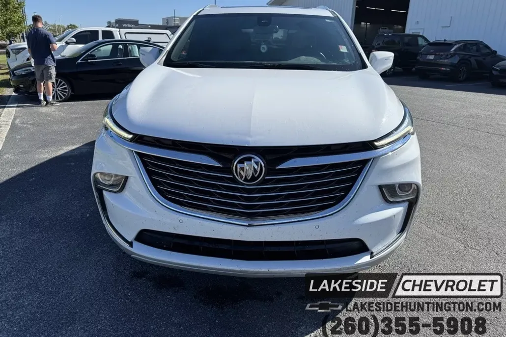 2023 Buick Enclave Essence photo 1