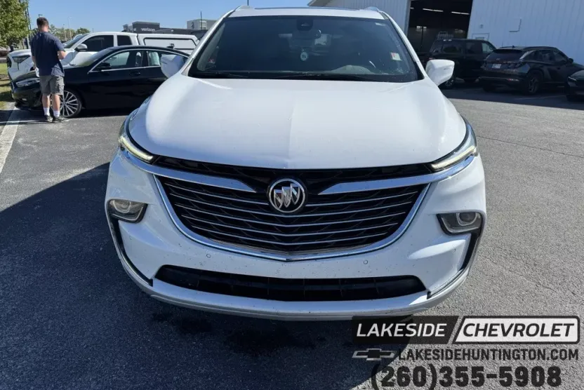 2023 Buick Enclave Essence photo 1