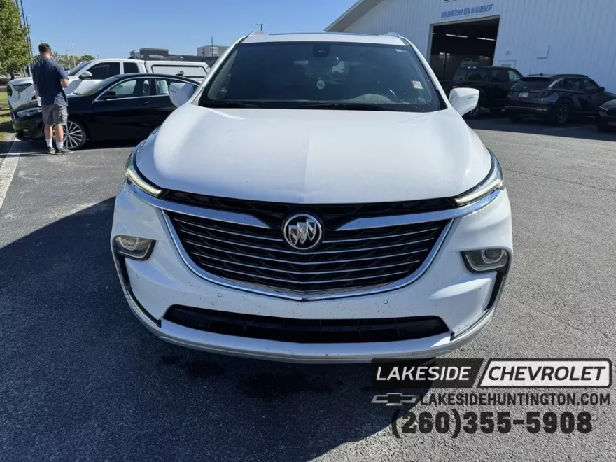 2023 Buick Enclave Essence photo 1