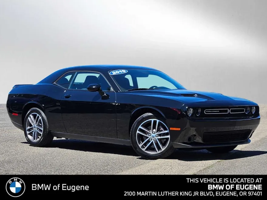 2019 Dodge Challenger SXT photo 1