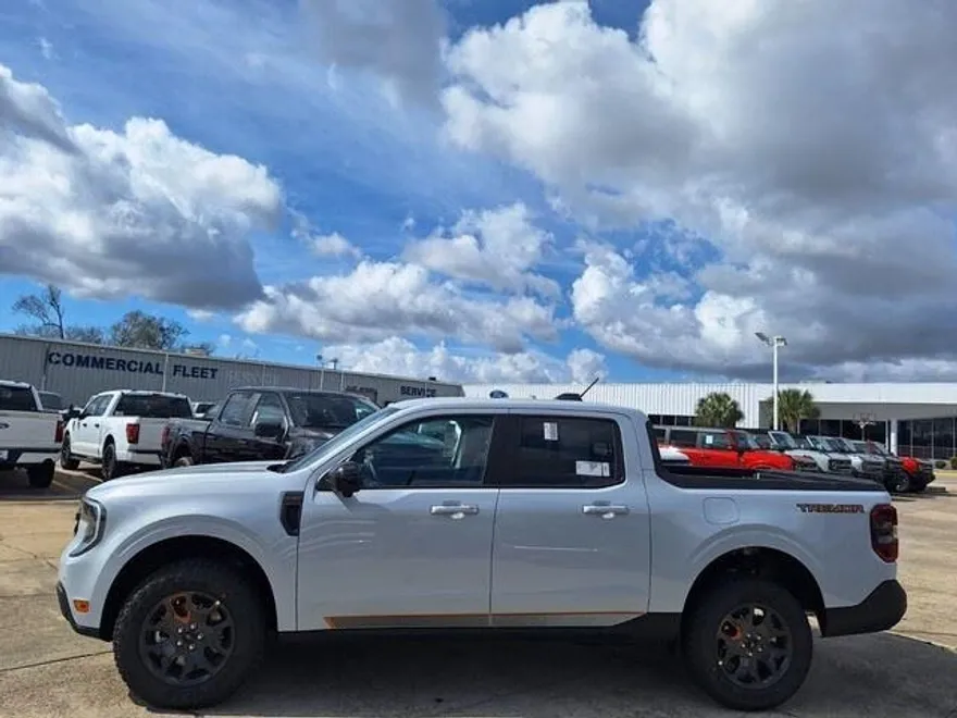 2025 Ford Maverick Tremor photo 1