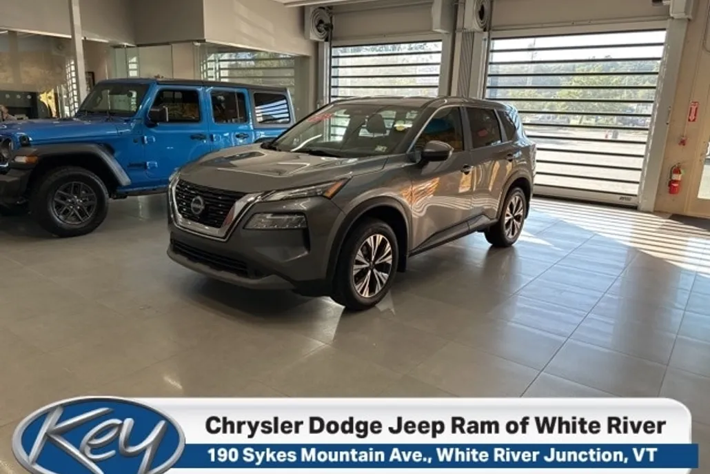 2023 Nissan Rogue SV photo 1