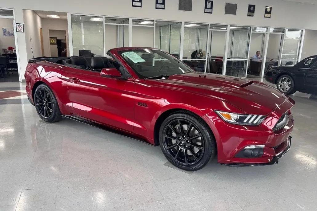 2016 Ford Mustang GT Premium photo 1