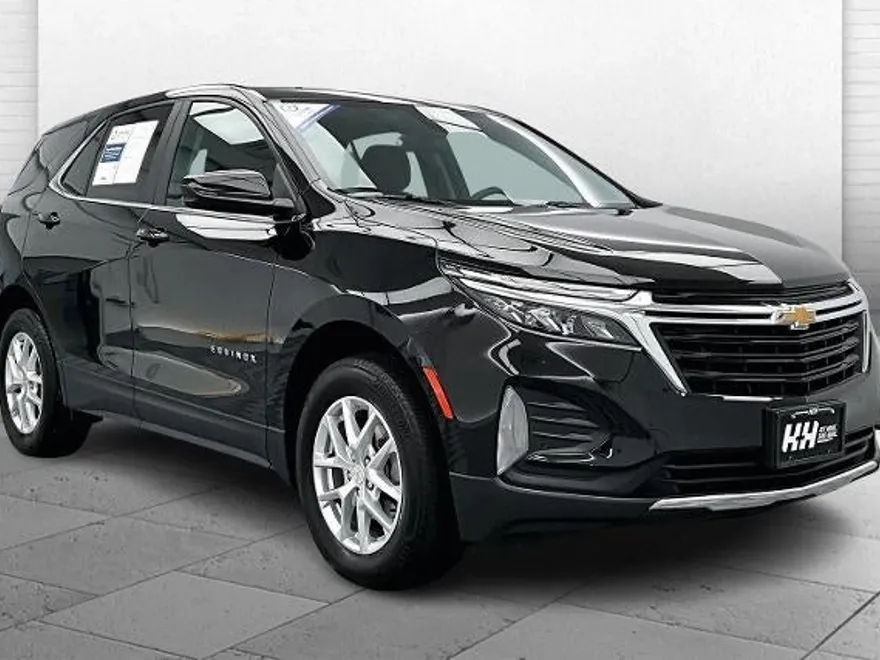 2024 Chevrolet Equinox LT photo 1