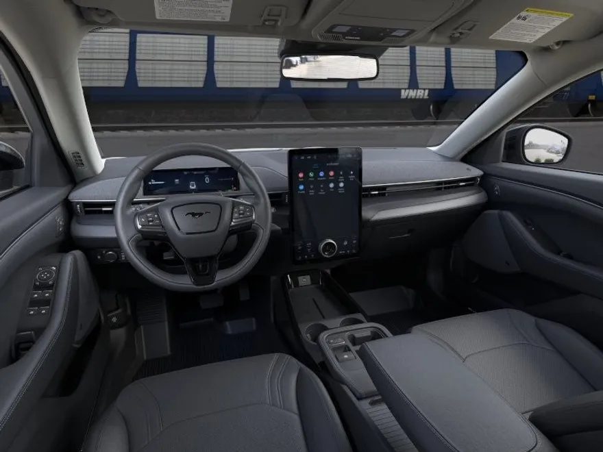 2025 Ford Mustang Mach-E Premium photo 7