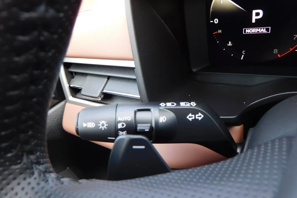 2025 Mitsubishi Outlander SEL photo 1