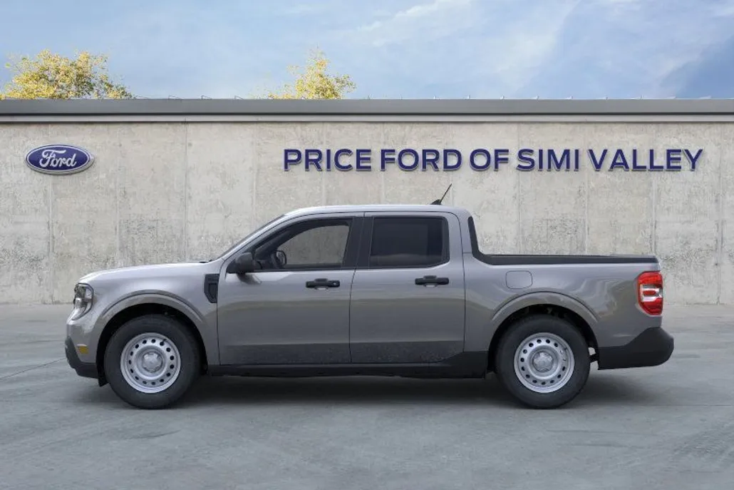 2025 Ford Maverick XL photo 1