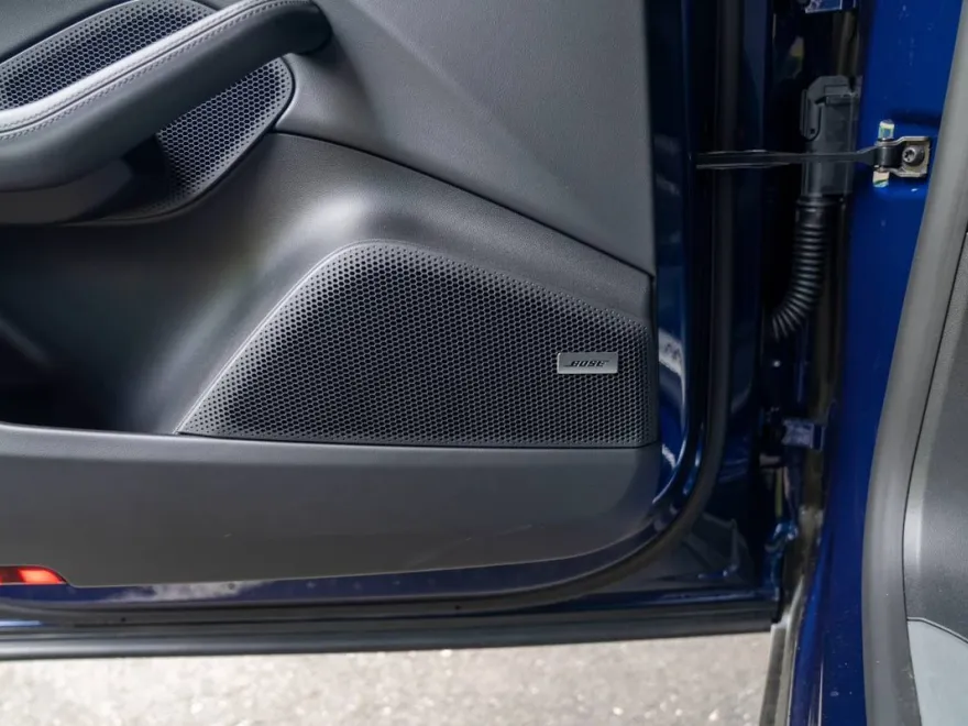 2025 Porsche Macan Electric photo 28