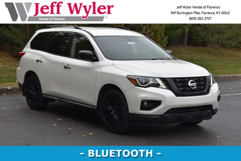 2018 Nissan Pathfinder SL photo 1