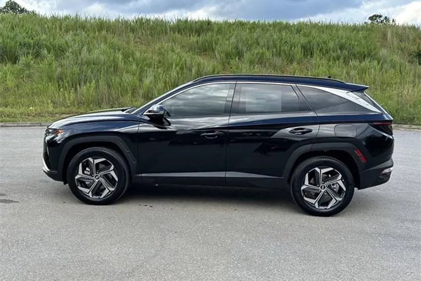 2024 Hyundai Tucson Hybrid Limited photo 1